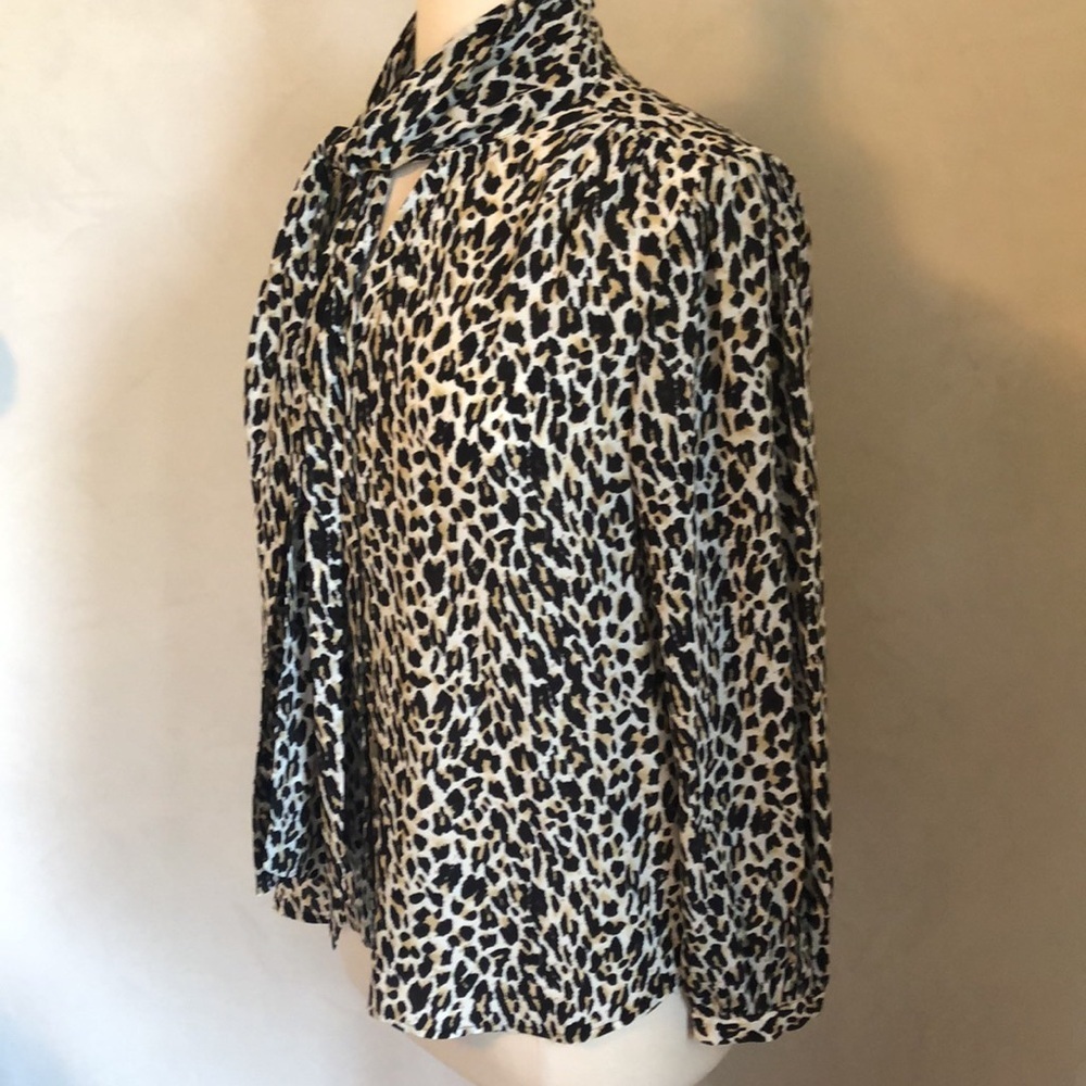 J.Crew 100% Silk Leopard print Blouse w/tie neck & long sleeves Size Medium - Picture 7 of 10